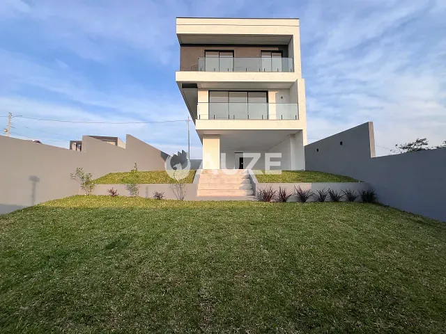 Sobrado com 401m² 3 quartos e 4 banheiros, à venda, no bairro Botiatuva em Campo Largo