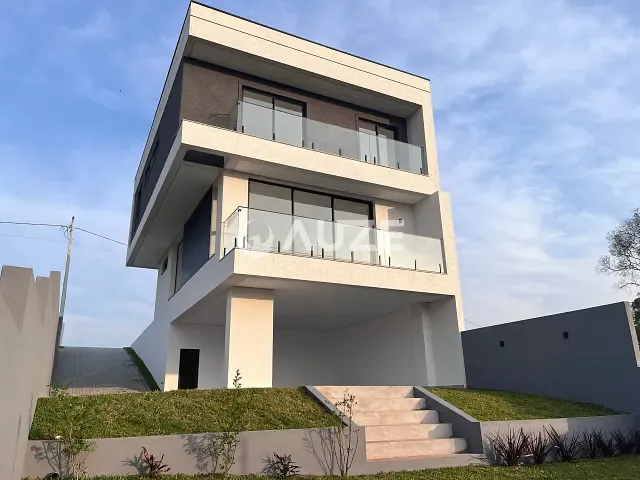 Sobrado com 401m² 3 quartos e 4 banheiros, à venda, no bairro Botiatuva em Campo Largo