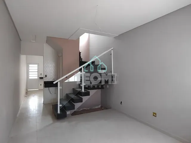 Sobrado com 150m² 3 quartos e 2 banheiros, à venda, no bairro Vila Marly em Taubaté