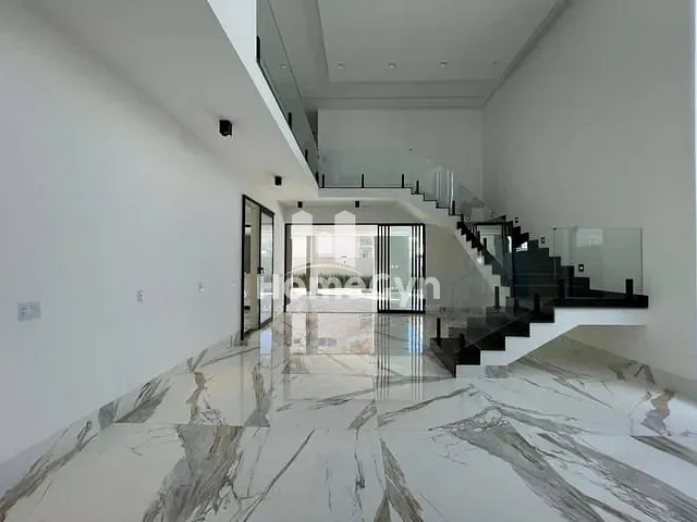 Sobrado com 417m² 4 quartos e 4 banheiros, à venda, no bairro Residencial Goiânia Golfe Clube em Goiânia