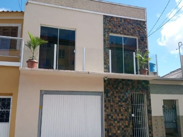 Casa com 120m² 3 quartos e 2 banheiros, à venda, no bairro Areal em Pelotas