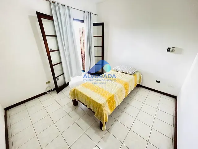 Sobrado com 125m² 3 quartos e 1 banheiro, à venda ou para alugar, no bairro Jardim das Indústrias em São José dos Campos