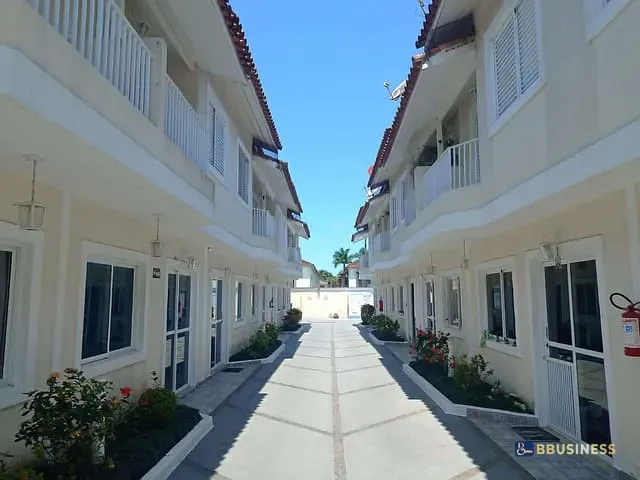 Sobrado 2 quartos e 2 banheiros, à venda, no bairro Centro em Bertioga