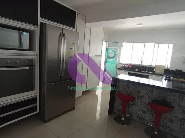 Sobrado com 125m² 3 quartos e 2 banheiros, à venda, no bairro Cidade das Flores em Osasco