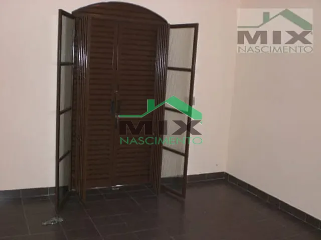 Sobrado com 302m² 5 quartos e 3 banheiros, à venda, no bairro Conceição em Diadema