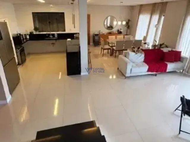 Sobrado com 300m² 4 quartos e 3 banheiros, à venda, no bairro Jardim República em São José dos Campos