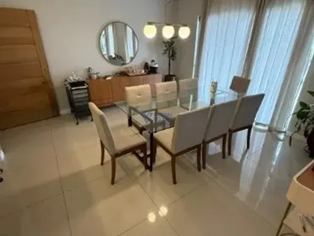 Sobrado com 300m² 4 quartos e 3 banheiros, à venda, no bairro Jardim República em São José dos Campos