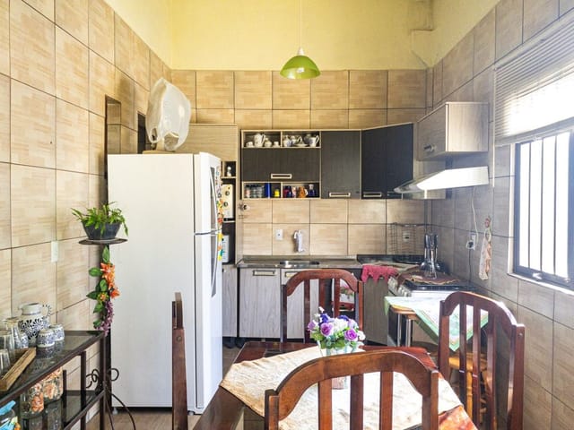 Casa com 270m² 5 quartos e 4 banheiros, à venda, no bairro Fragata em Pelotas