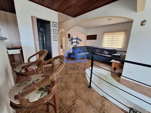 Sobrado com 275m² 4 quartos e 3 banheiros, à venda, no bairro Martim de Sá em Caraguatatuba