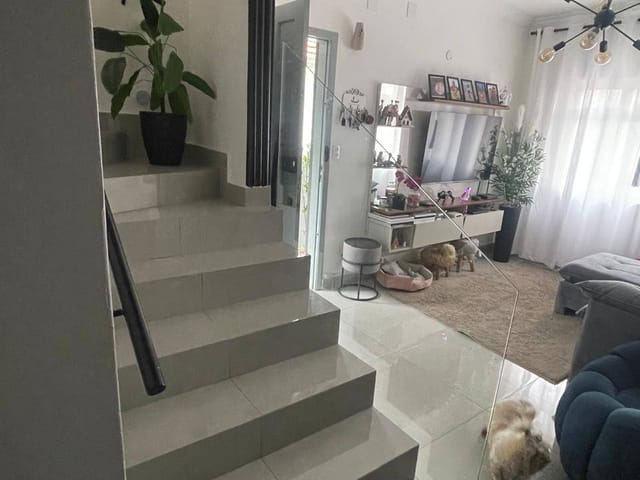 Sobrado 2 quartos e 3 banheiros, à venda, no bairro Jardim Maria Rosa em Taboão da Serra