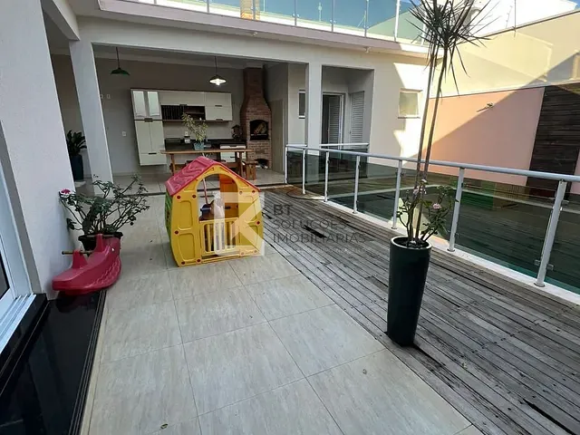 Sobrado com 300m² 4 quartos e 5 banheiros, à venda, no bairro Jardim Esplanada II em Indaiatuba