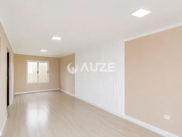 Sobrado com 125m² 3 quartos e 2 banheiros, à venda, no bairro Fazendinha em Curitiba