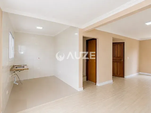 Sobrado com 125m² 3 quartos e 2 banheiros, à venda, no bairro Fazendinha em Curitiba