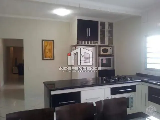 Sobrado, 4 quartos, 197 m² - Foto 1