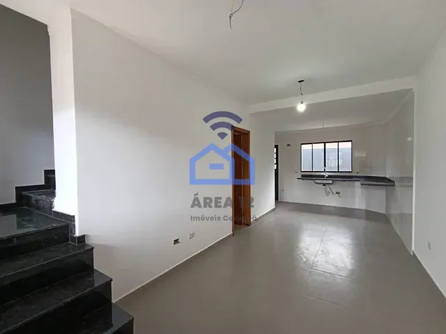Sobrado com 120m² 3 quartos e 4 banheiros, à venda, no bairro Massaguaçu em Caraguatatuba