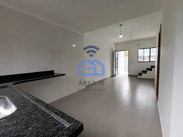 Sobrado com 120m² 3 quartos e 4 banheiros, à venda, no bairro Massaguaçu em Caraguatatuba