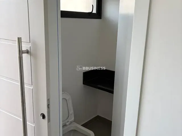 Sobrado com 138m² 3 quartos e 3 banheiros, à venda, no bairro Granja Viana em Carapicuíba