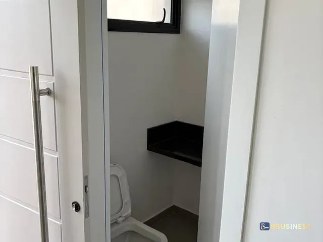 Sobrado com 138m² 3 quartos e 3 banheiros, à venda, no bairro Granja Viana em Carapicuíba