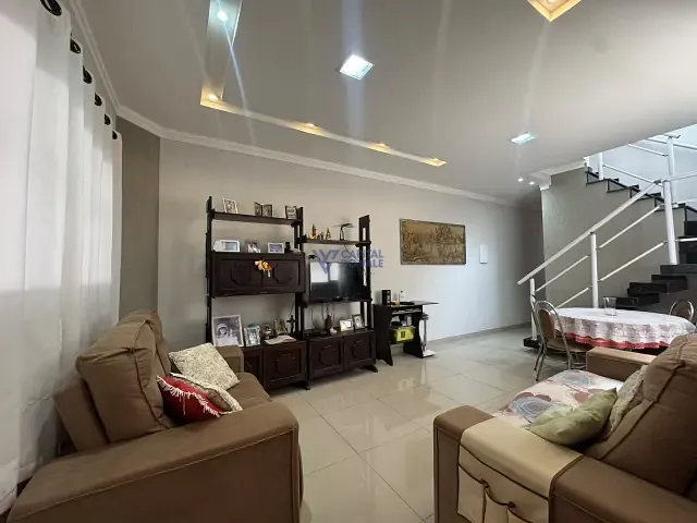 Sobrado com 125m² 4 quartos e 4 banheiros, à venda, no bairro Jardim das Indústrias em São José dos Campos