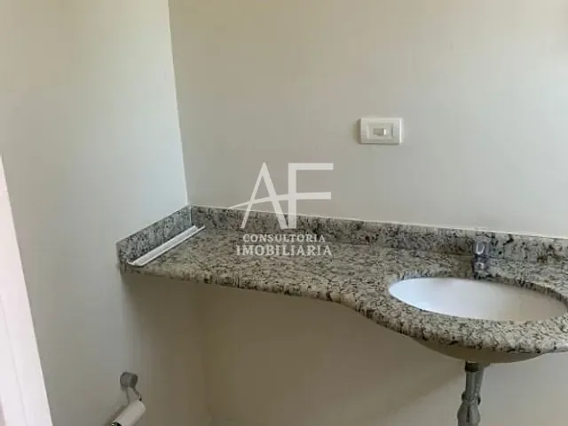 Sobrado com 224m², para alugar, no bairro Bairro dos Guedes em Tremembé