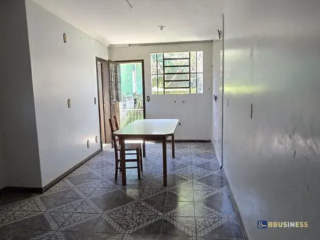 Sobrado 3 quartos e 4 banheiros, à venda, no bairro Jardim das Hortências em Caxias do Sul
