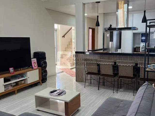 Sobrado 3 quartos e 3 banheiros, à venda, no bairro Jardins do Império em Indaiatuba