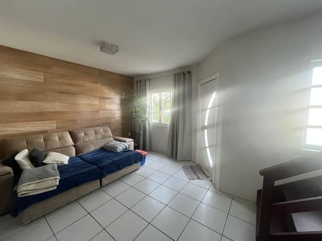 Sobrado 3 quartos e 3 banheiros, à venda, no bairro Ingleses do Rio Vermelho em Florianópolis