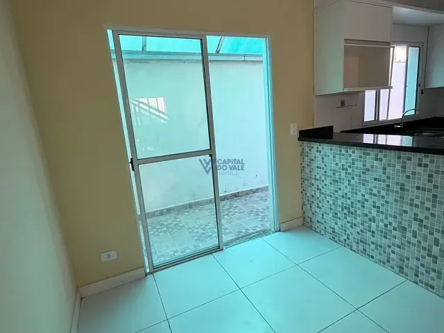 Sobrado 3 quartos e 3 banheiros, à venda, no bairro Vila São Bento em São José dos Campos