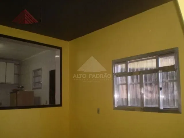 Sobrado com 125m² 3 quartos e 1 banheiro, à venda, no bairro Vila Assis Brasil em Mauá