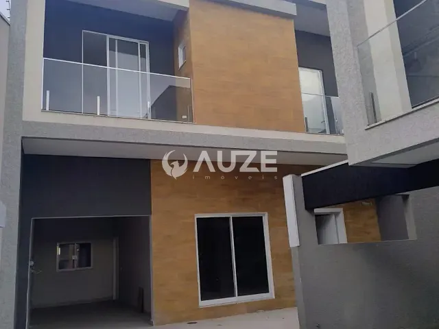 Sobrado com 212m² 4 quartos e 4 banheiros, à venda, no bairro Fazendinha em Curitiba