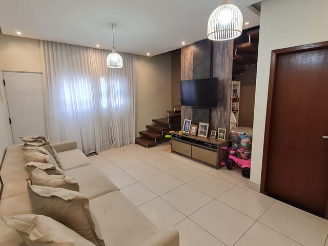 Foto do Sobrado - Sobrado com 2 dormitórios à venda, 89 m² por R$ 265.000,00 - Loteamento Jardim Sol Nascente - Jacareí/SP | RUSSI IMÓVEIS