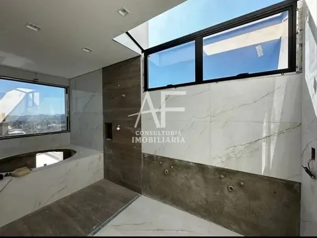 Sobrado com 373m² 3 quartos e 5 banheiros, à venda, no bairro Recanto dos Eucaliptos em São José dos Campos
