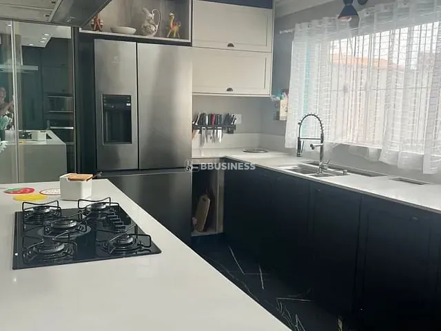 Sobrado com 442m² 4 quartos e 2 banheiros, à venda, no bairro Osvaldo Cruz em São Caetano do Sul