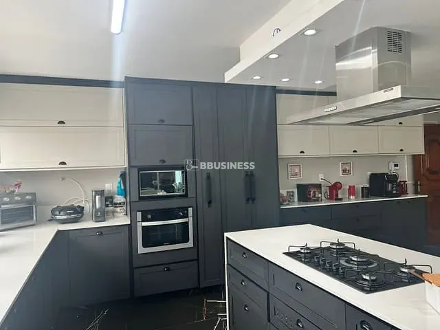 Sobrado com 442m² 4 quartos e 2 banheiros, à venda, no bairro Osvaldo Cruz em São Caetano do Sul
