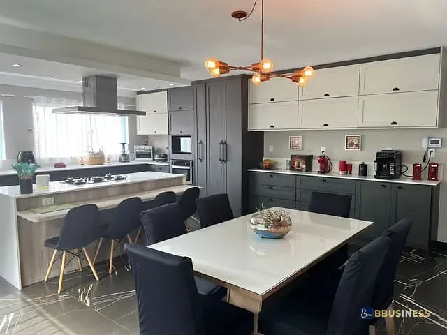 Sobrado com 442m² 4 quartos e 2 banheiros, à venda, no bairro Osvaldo Cruz em São Caetano do Sul