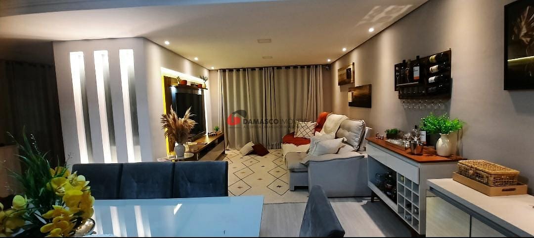 Sobrado à venda 3 Quartos, 3 Suites, 3 Vagas, Nova Gerty, São Caetano do Sul - SP