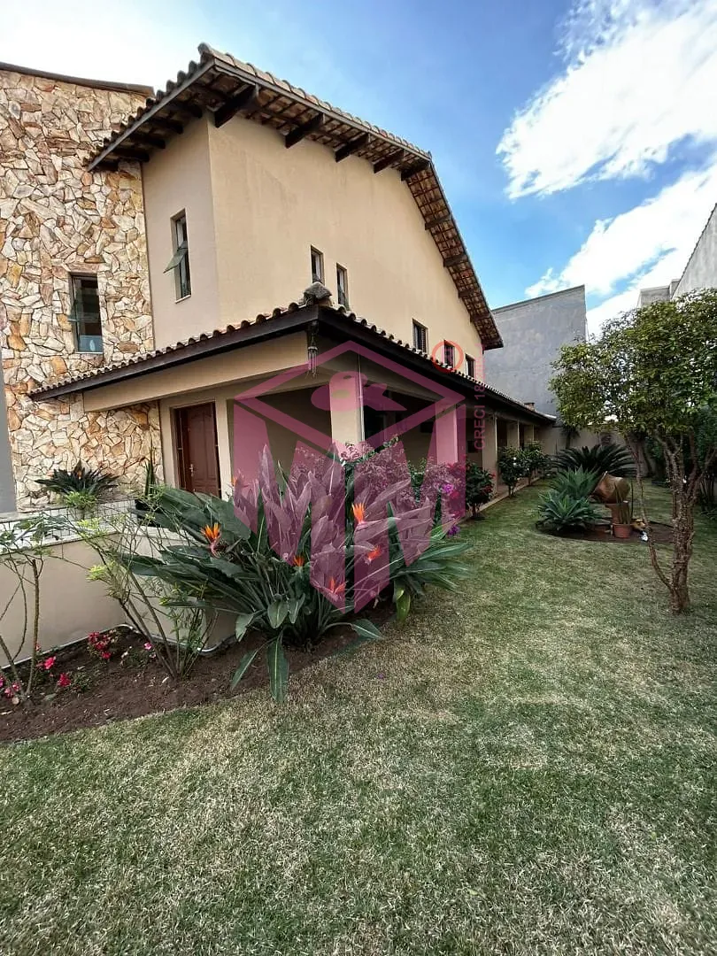 Sobrado, 3 quartos, 295 m² - Foto 1