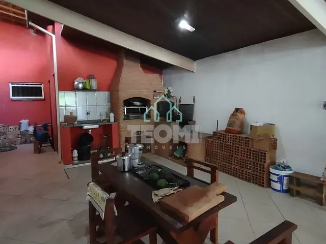 Sobrado com 228m² 4 quartos e 2 banheiros, à venda, no bairro Esplanada Independência em Taubaté