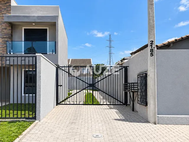 Sobrado com 84m² 2 quartos e 1 banheiro, à venda, no bairro Sítio Cercado em Curitiba