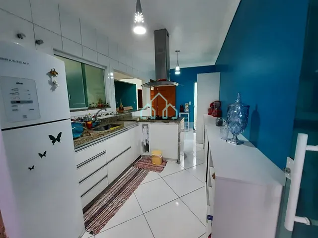 Sobrado com 250m² 3 quartos e 2 banheiros, à venda, no bairro Campos do Conde Louvre em Tremembé