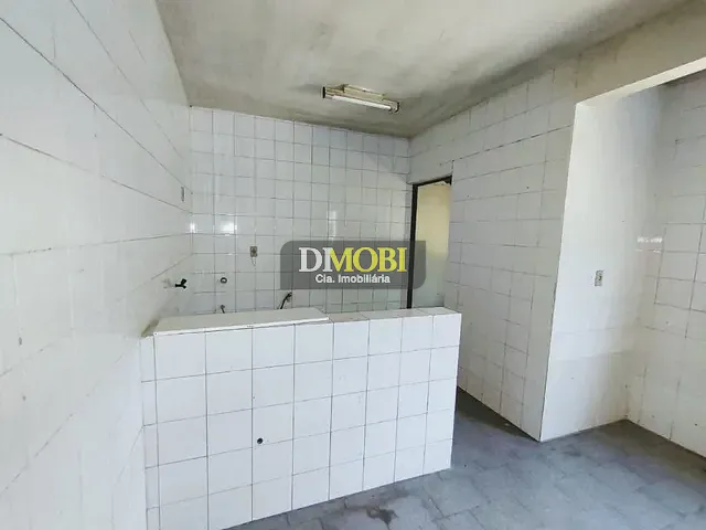 Sobrado com 300m² 4 quartos e 2 banheiros, para alugar, no bairro Centro em Gravataí