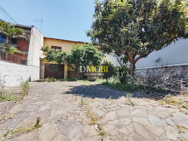 Sobrado com 300m² 4 quartos e 2 banheiros, para alugar, no bairro Centro em Gravataí