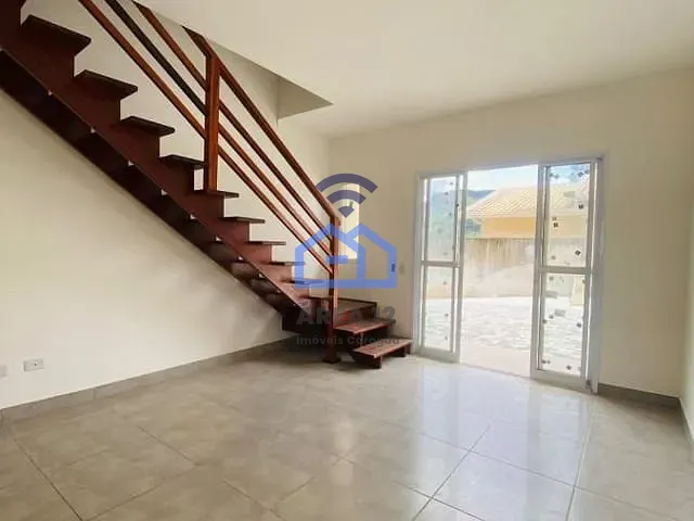 Sobrado com 100m² 2 quartos e 2 banheiros, à venda, no bairro Capricórnio II em Caraguatatuba