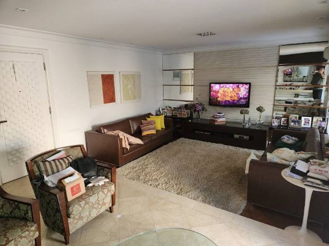 Sobrado com 320m² 4 quartos e 4 banheiros, à venda, no bairro Jardim São Caetano em São Caetano do Sul