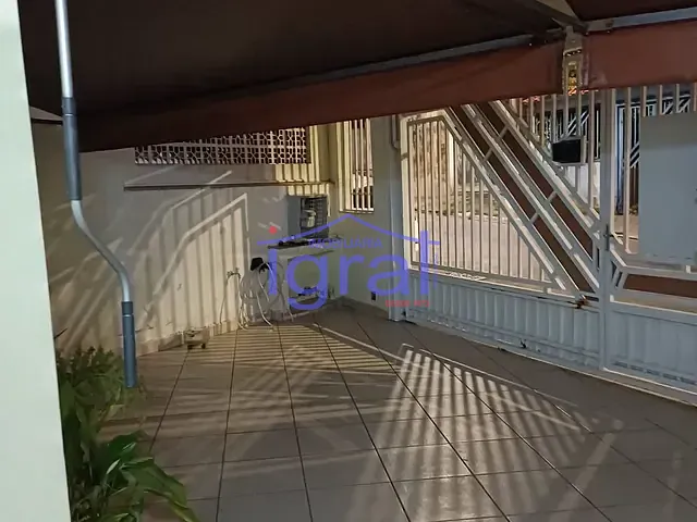Sobrado com 180m² 3 quartos e 2 banheiros, à venda, no bairro Vila Fachini em São Paulo