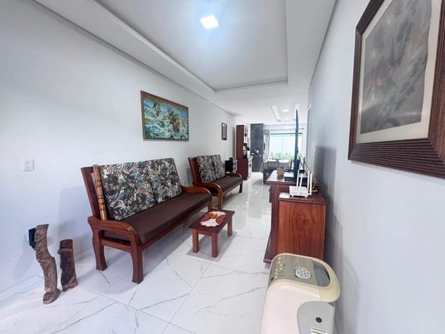 Sobrado com 144m² 2 quartos e 3 banheiros, à venda, no bairro Cachoeira do Bom Jesus em Florianópolis