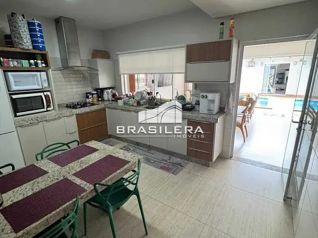 Sobrado 4 quartos e 4 banheiros, à venda, no bairro Setor Jaó em Goiânia