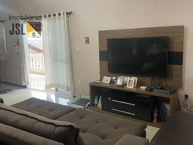 Sobrado com 385m² 3 quartos e 2 banheiros, à venda, no bairro Borda da Mata em Caçapava