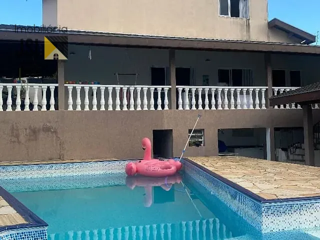Sobrado com 385m² 3 quartos e 2 banheiros, à venda, no bairro Borda da Mata em Caçapava