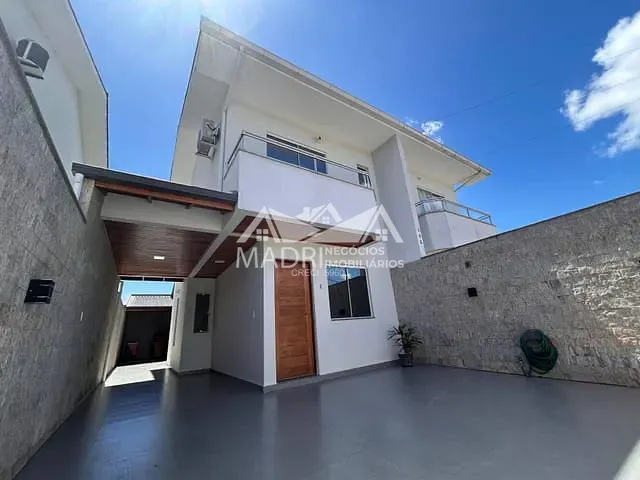 Sobrado com 120m² 2 quartos e 2 banheiros, à venda, no bairro Bela Vista em Palhoça